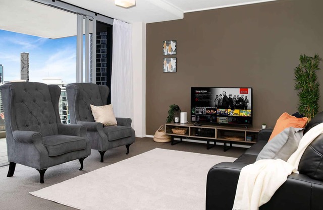 Amazing River & City Views|Large Family Apartment