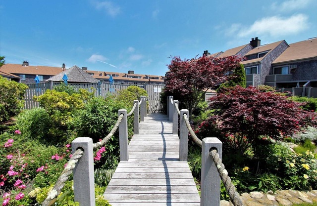 Amazing townhouse in oceanfront resort, pool, beach