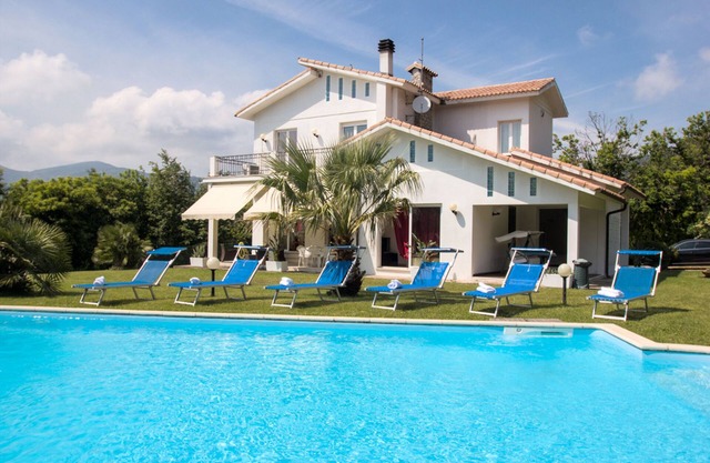 AMAZING VILLA WITH PRIVATE SWIMMING POOL