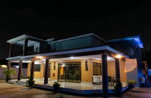 Ampric GuestHouse and Lounge
