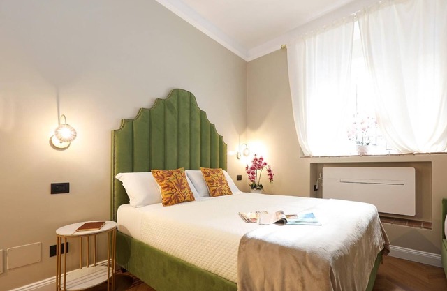 An elegant and refined loft in the heart of Rome just steps from the Vatican where history and comfort blend in an exclusive atmosphere