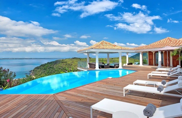 An outstanding exclusive 4 bedroom villa with luxury comforts