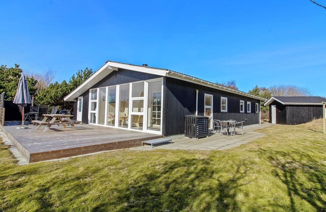 "Andine" - 1.2km from the sea by Interhome