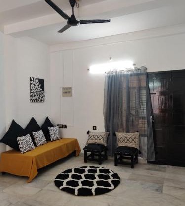 Andoor Homes, Apt 2D