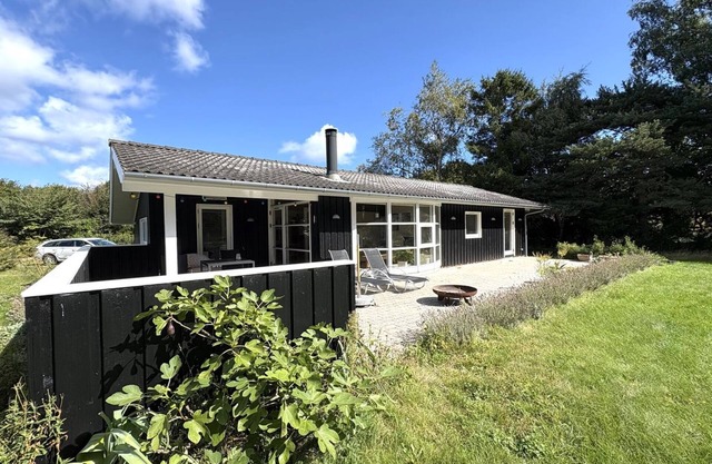 "Angelika" - 1.3km from the sea by Interhome