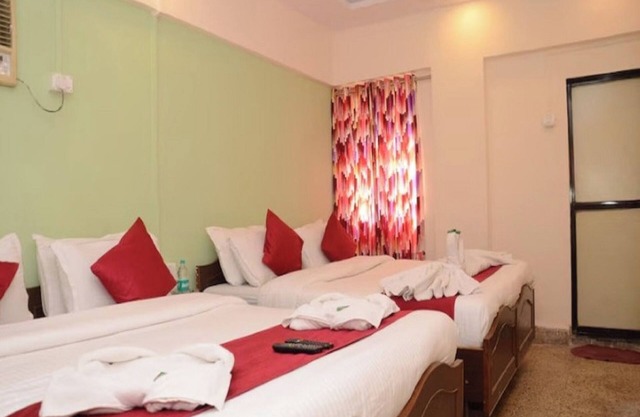 Anil Guest House Santacruz East