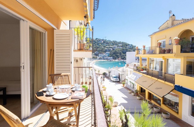 ANNA I - beautiful apartment with sea views in Llafranc - Costa Brava