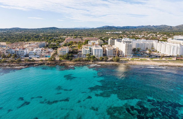 Antic 102 - Three Bedroom Apartment, Sleeps 6
