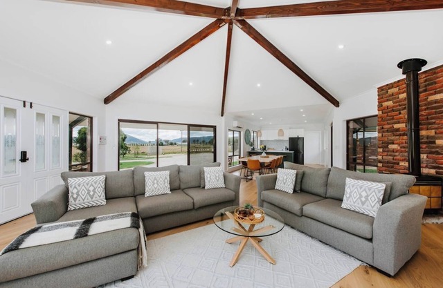 Anton Pavilion Cheerful Country Solace in Mudgee