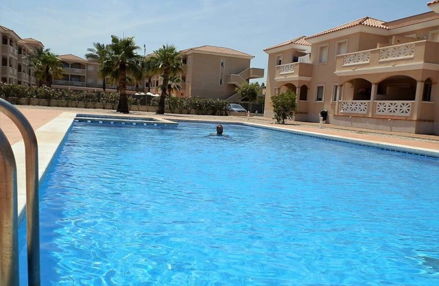 AP DUNES ROS, Ideal house for your holidays near the sea, free wifi, optional air conditioning, community pool, pets allowed, dog’s beach