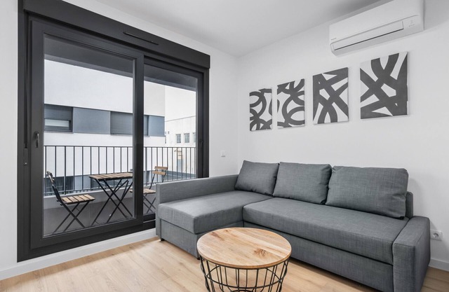 apartamento reformado con garaje y piscina de alquiler temporal