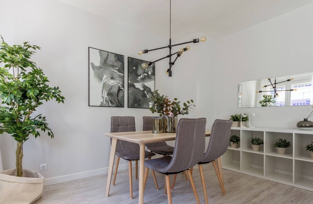 APART. CENTRALLY LOCATED WITH PARKING AND RECHARGING POINT