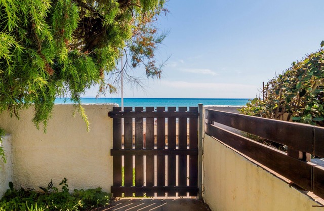 Apartment 'I Mari - Egeo 1' with Balcony, Wi-Fi and Air Conditioning