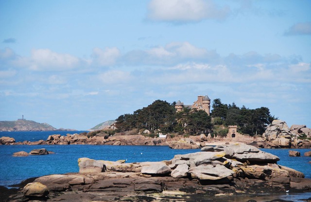 Apart. SEA VIEW 53m² on the beach, WIFI, 2-4 pers in TREGASTEL