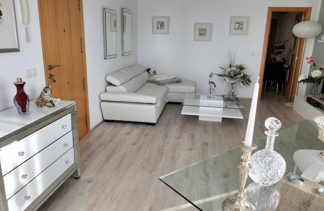 Apartament Miramar.125 M2,4 Pers. Garage Prive .1,5km Plage