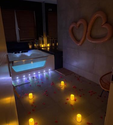 Apartament z prywatnym jacuzzi - bezpłatny parking - ogród
