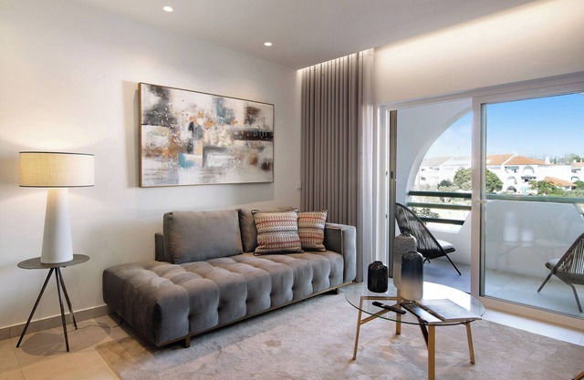 "Apartamento Albufeira Prestige" with Pool, Wi-Fi & Garden