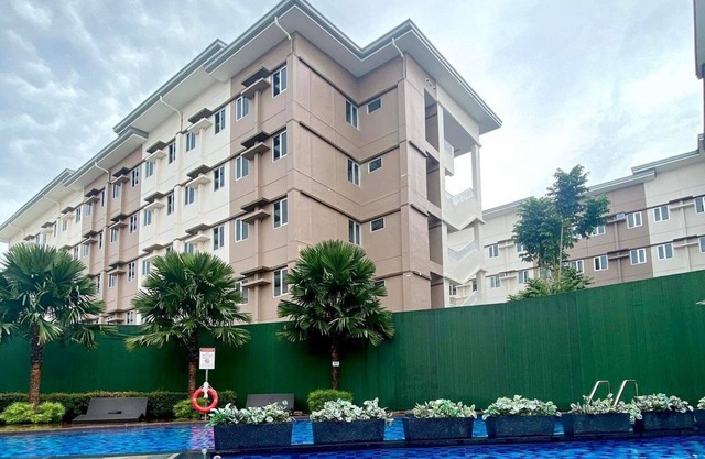 Apartelle, Condoteln2-minute walk to SM Marilao