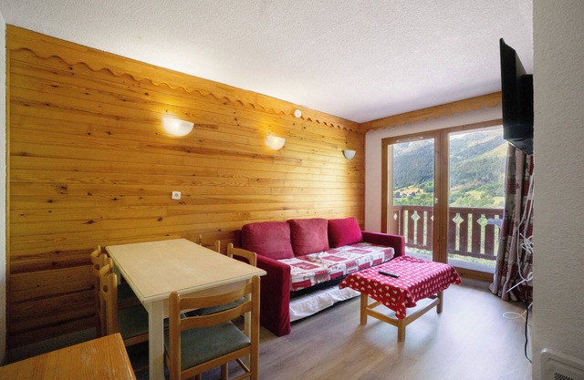 Apartment 'A3 209 Appart Au Pied Des Pistes' with Mountain View and Balcony