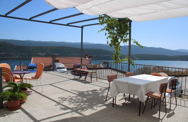 Apartmani Kata/Studio apartment 1 with Sea view