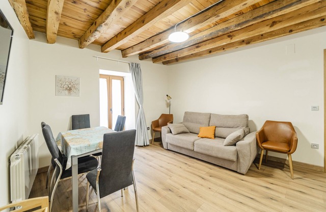 Apartment 'Tierra' with Shared Garden, Balcony and Wi-Fi