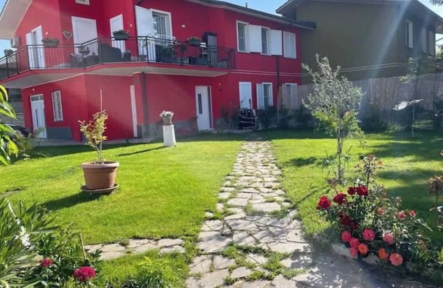 Apartment 1.5 km from Pavia, ideal for couples in a quiet area.n