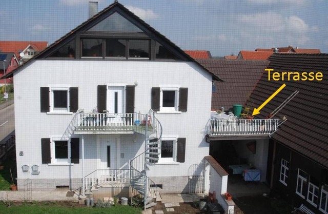 Apartment 100sqm 4 rooms terrace 25sqm 1 garage and 1 parking space -