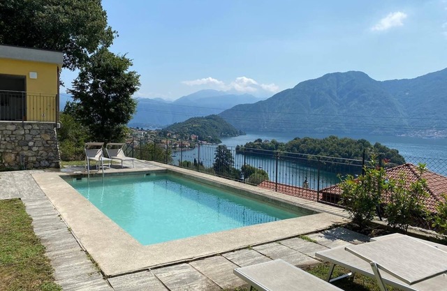APARTMENT 1 RESIDENCE SALA COMACINA with pool & spa by Italian Apartments.