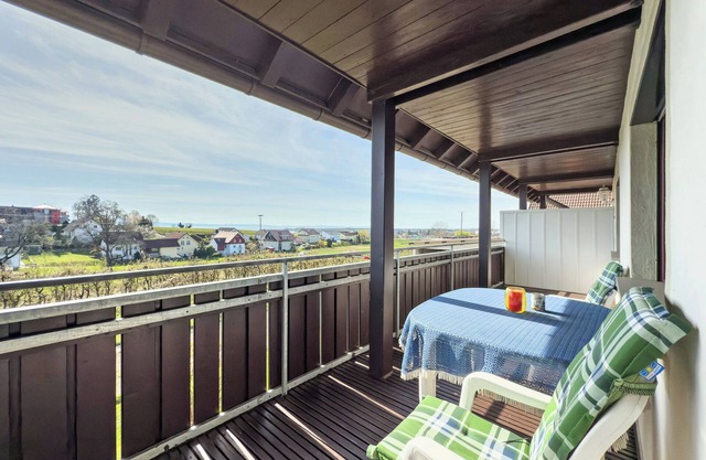 Apartment '2, 80 Qm' with Shared Garden, Balcony and Wi-Fi