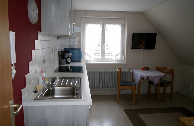 Apartment '3' with Balcony and Wi-Fi