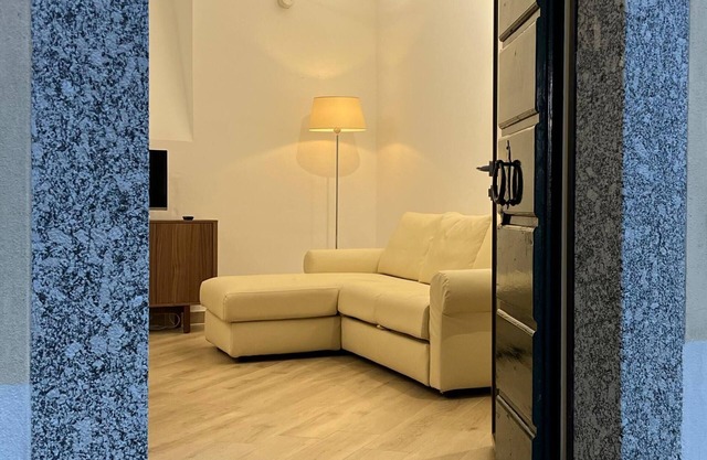 Apartment 30 meters from lake with local food specialties