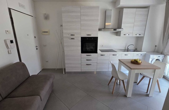 Apartment 400m from the sea Porto S.Elpidio, air conditioning, 1st floor elevator
