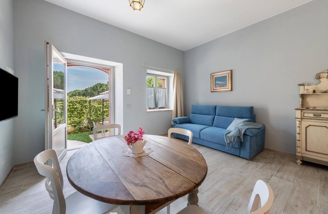 Apartment 'Abaye 2 Pinot - Charm' with Shared Pool, Wi-Fi and Air Conditioning