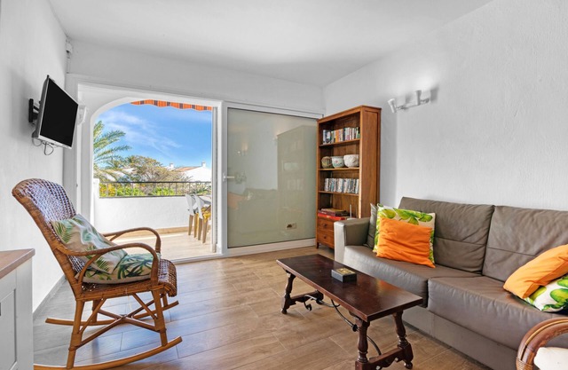 Apartment 'Albatros 2' with Private Pool, Wi-Fi, and Air Conditioning