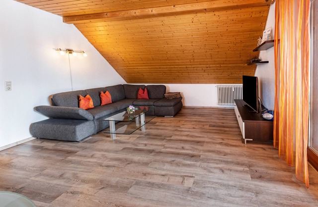 Apartment 'Anca' with Lake View, Balcony and Wi-Fi