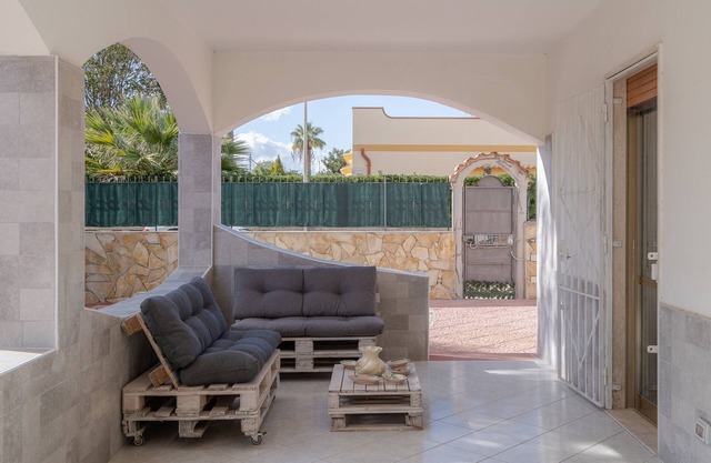 Apartment 'Appartamento In Villa Paradiso' with Private Terrace, Wi-Fi and Air Conditioning