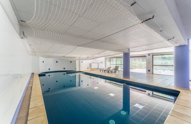 Apartment 'Appartement Des Cedres' with Private Terrace, Wi-Fi and Air Conditioning