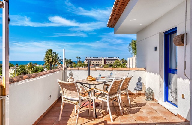 Apartment 'Atico 9' with Sea View, Wi-Fi and Air Conditioning
