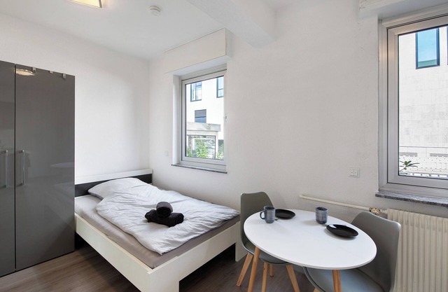 Apartment 'Beautiful Room in Bochum-City' with Wi-Fi
