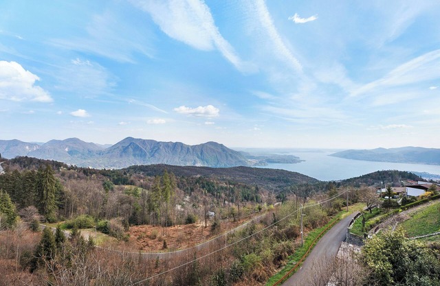 Apartment Bella Vista with Lake View, Garden & Wi-Fi