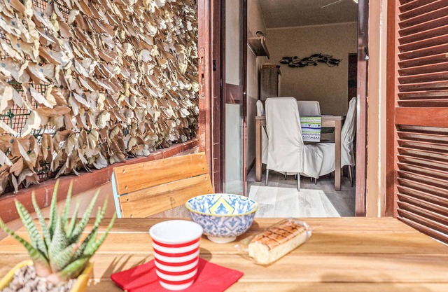 Apartment 'Bilocale Scirocco De Luxe' with Private Terrace and Air Conditioning