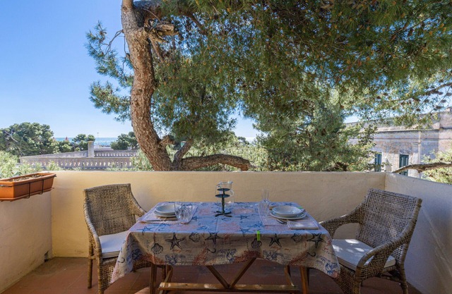 Apartment 'Bouganville' with Sea View, Wi-Fi and Air Conditioning