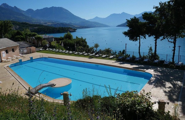 Apartment by Lake Serre-Ponçon with Pool