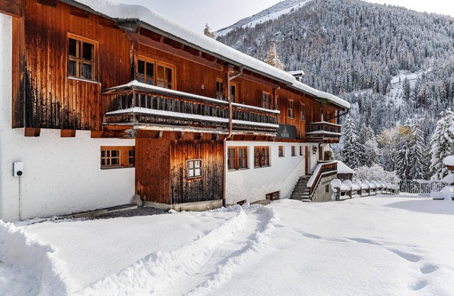 Apartment 'Chalet Flocke Murmeltier' with Mountain View, Shared Terrace and Wi-Fi