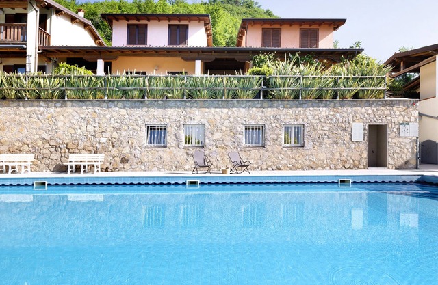 Apartment "Casa Lucy" with Lake View, Shared Pool & Wi-Fi