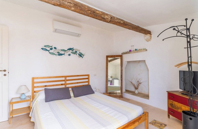 Apartment 'Camera Con Vista' with Private Terrace, Wi-Fi and Air Conditioning