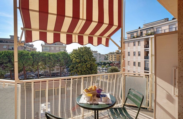 Apartment Casa Vacanze Leslie with Balcony