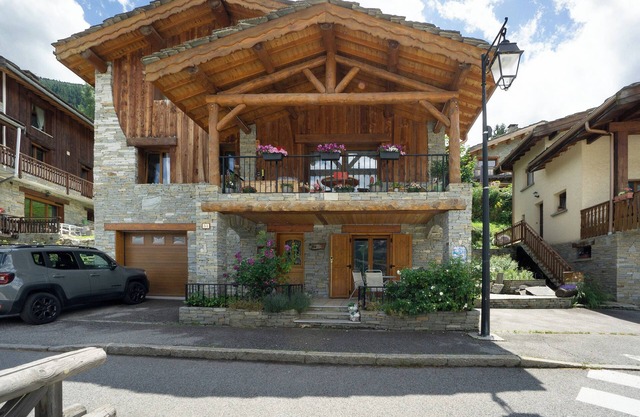 Apartment 'Chez Stephane Et Estelle' with Mountain View, Shared Terrace and Wi-Fi