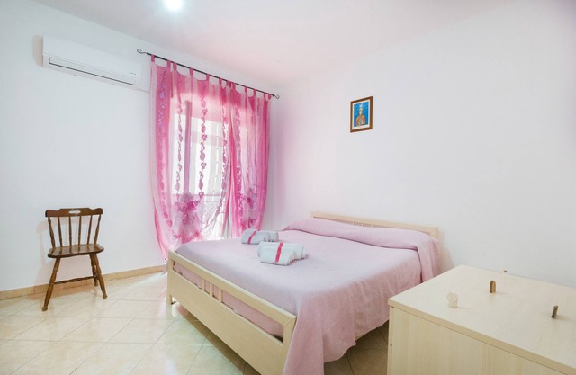 Apartment 'Da Nonna Nina' with Balcony and Air Conditioning