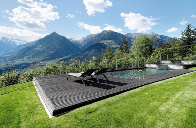 Apartment 'Dahoam - Gardensuite R' with Mountain View, Shared Pool and Wi-Fi